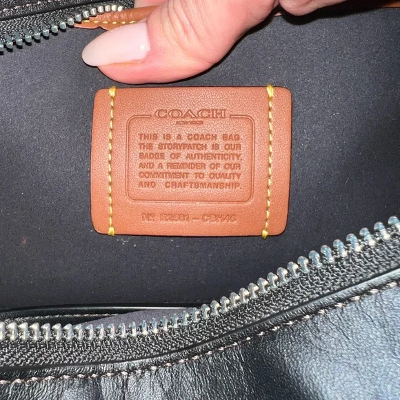 Coach Empire 28 Loved Leather - Picture 9 of 12